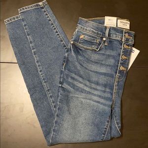 Levi’s ultra high rise ankle jegging